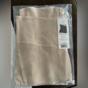 Belly bandit luxe wrap. Brand new with tags and packaging. Size medium.